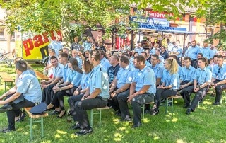 Feuerwehr_und_Konfirmanden©Marcus_Kordilla