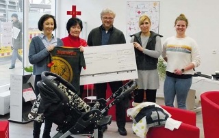 Tafel_packt_Babytasche©Juergen_Sonnemann